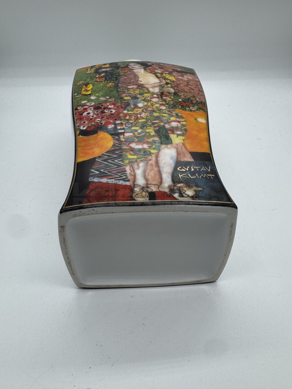 Porcelánová váza s obrázkem od Gustava Klimta