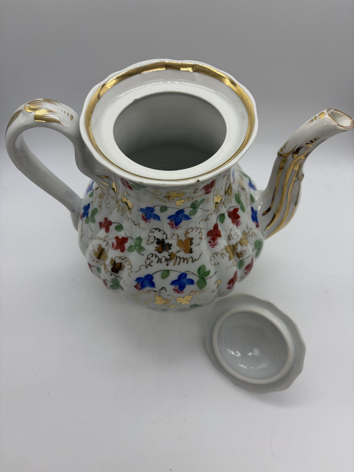 Porcelánová konvice