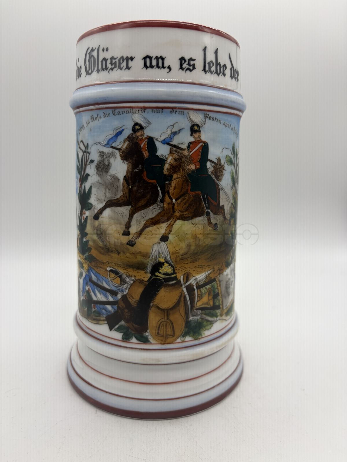 Porcelánový korbel s německými dragouny a průsvitkou