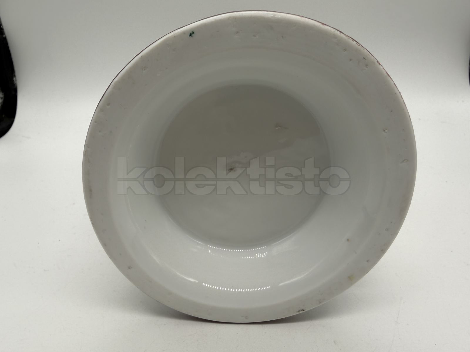Porcelánový korbel s německými dragouny a průsvitkou