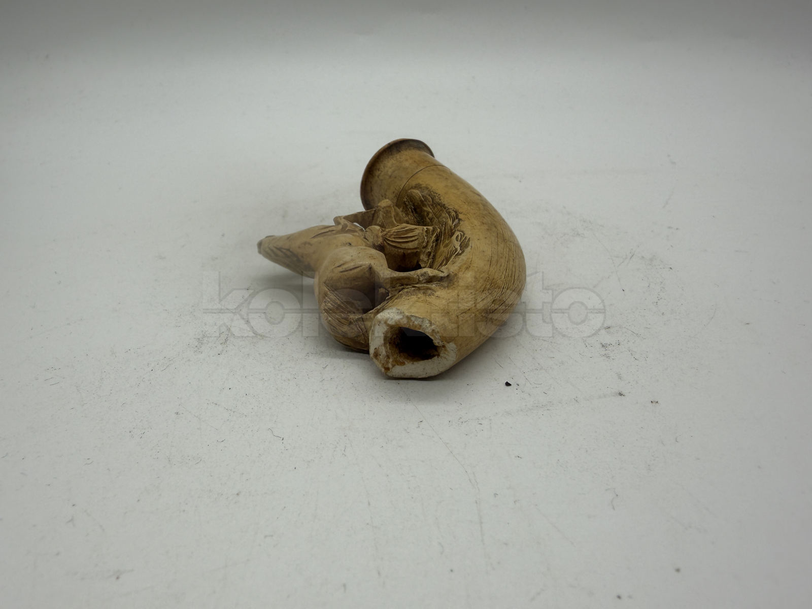 Kuřácká špička z mořské pěny zdobená figurou koně