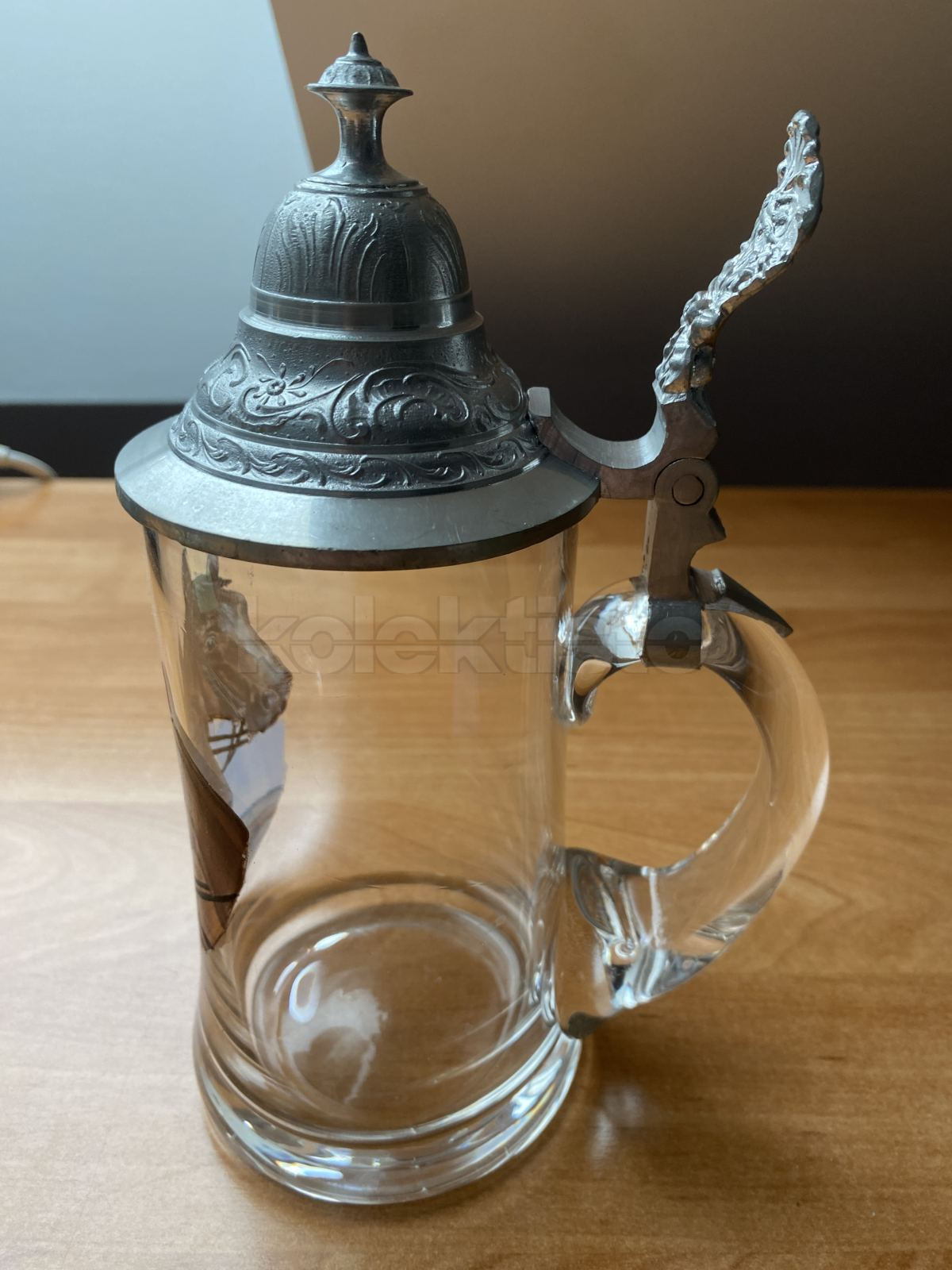 Korbel s malbou koní
