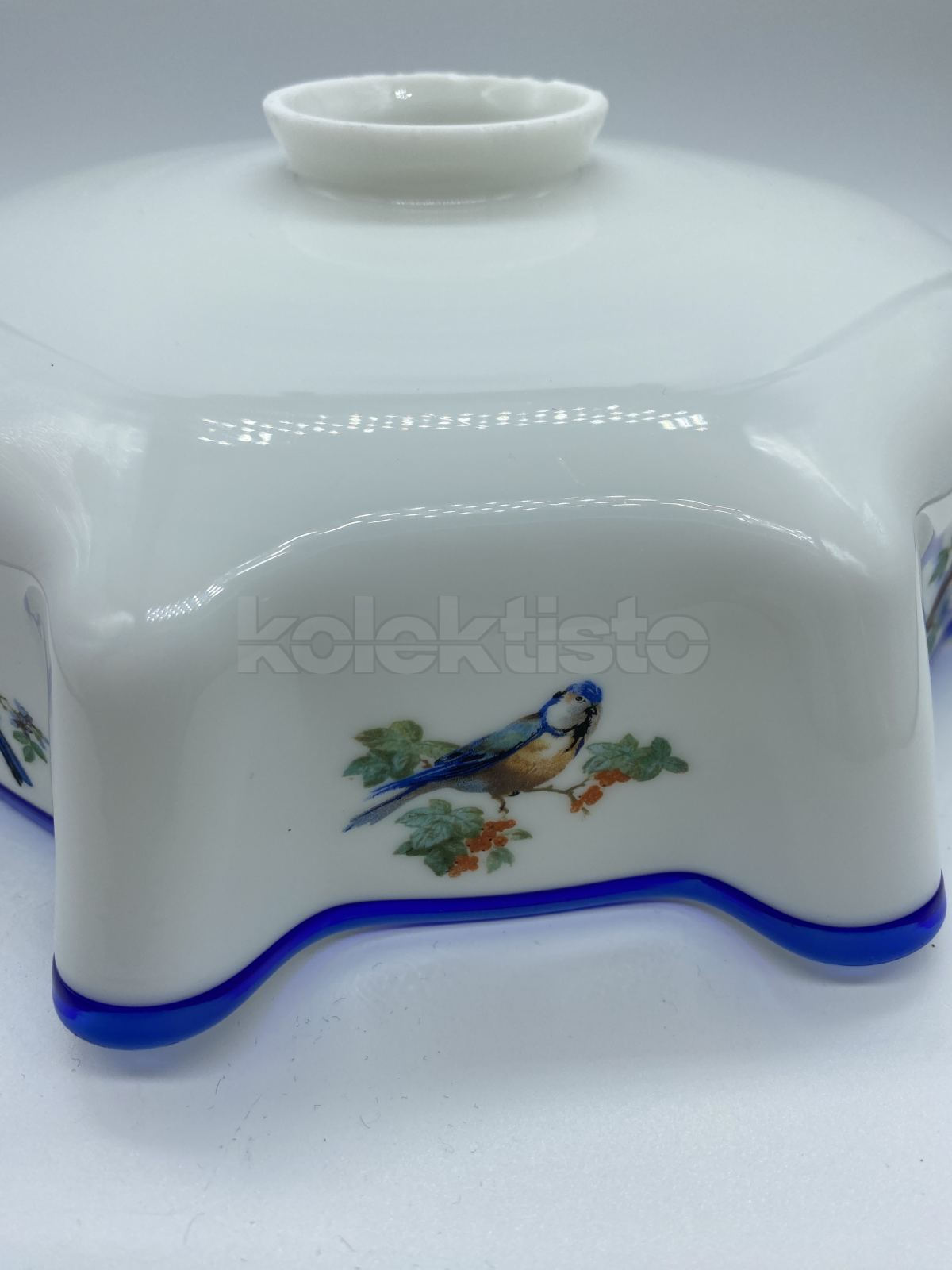 Skleněné stínidlo zdobené ptáčky na stahovací lampu