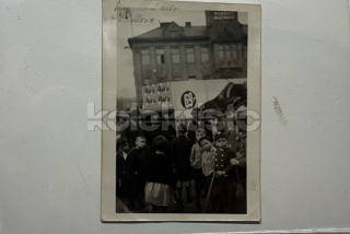 300 Kč XXX Foto NEURČENO OBCHODY, BAŤA, CZE100133