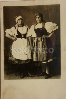 200 Kč XXX Pohlednice NEURČENO KROJE, CZE100366