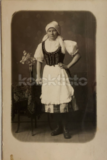 200 Kč XXX Pohlednice NEURČENO KROJE, CZE100369