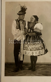 240 Kč XXX Pohlednice NEURČENO KROJE, CZE100371