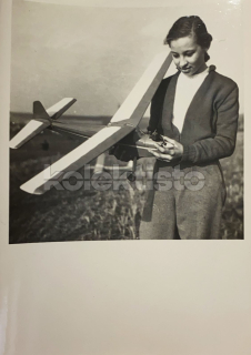 300 Kč BE Foto Žebrák a Točník LETADLA, CZE104965
