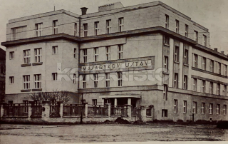 380 Kč BOM Pohlednice Brno, CZE105896