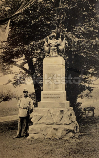 380 Kč HK Pohlednice okr. Hradec Králové POMNÍKY, CZE110645