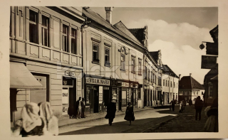 220 Kč HO Pohlednice Strážnice OBCHODY, CZE110957