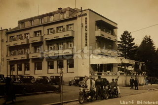 180 Kč JC Pohlednice Lázně Bělohrad AUTOMOBILY, HOTELY, CZE111208