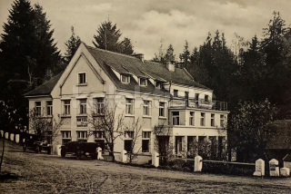 380 Kč JC Pohlednice Mladějov v Čechách-Kost HOTELY, CZE111380