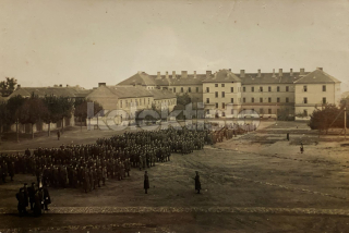 360 Kč KH Pohlednice Kutná Hora KASÁRNY, CZE113183