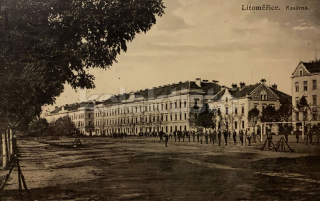 300 Kč LT Pohlednice Litoměřice KASÁRNY, CZE116405