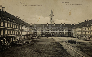 240 Kč NA Pohlednice Jaroměř-Josefov KASÁRNY, CZE117683