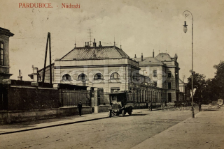 360 Kč PA Pohlednice Pardubice NÁDRAŽÍ, CZE119895