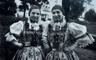 280 Kč UH Pohlednice Nivnice KROJE, CZE125702