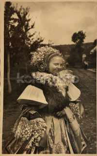 340 Kč UH Pohlednice Vlčnov KROJE, CZE125712