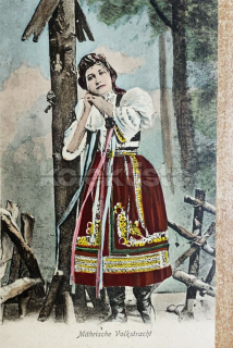 380 Kč UH Pohlednice Uherské Hradiště KROJE, CZE125806