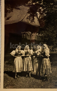 100 Kč VS Pohlednice okr. Vsetín KROJE, CZE126548