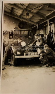 300 Kč GEN Pohlednice AUTOMOBILY OSOBNÍ, GEN130246