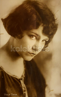 100 Kč GEN Pohlednice FILM STARS, GEN135015