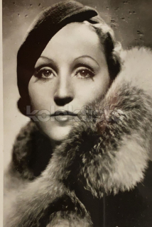 100 Kč GEN Pohlednice FILM STARS, GEN135127