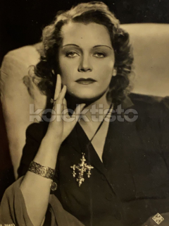 100 Kč GEN Pohlednice FILM STARS, GEN135733