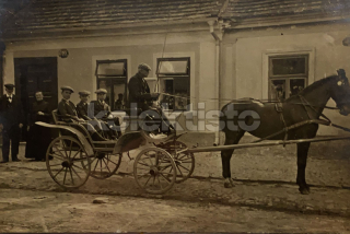 300 Kč GEN Pohlednice KOČÍ, GEN138001