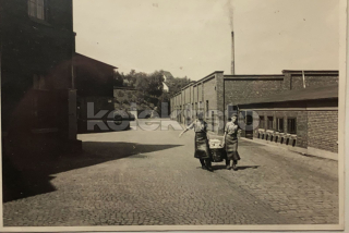 400 Kč GEN Pohlednice TOVÁRNY, GEN139034