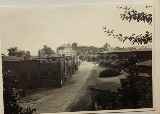 400 Kč GEN Pohlednice TOVÁRNY, GEN139037