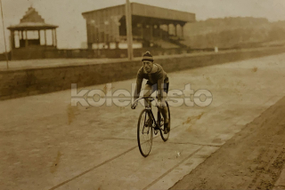 350 Kč GEN Pohlednice CYKLISTIKA, GEN140990