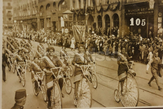 550 Kč GEN Pohlednice CYKLISTIKA, GEN141024
