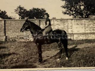 200 Kč GEN Pohlednice JEZDECTVÍ, GEN141183