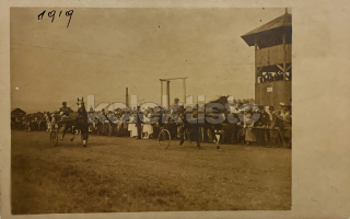 300 Kč GEN Pohlednice JEZDECTVÍ, GEN141191