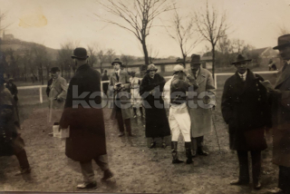300 Kč GEN Pohlednice JEZDECTVÍ, GEN141192