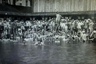 300 Kč GEN Pohlednice PLAVÁNÍ, GEN141323