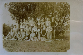 300 Kč GEN Pohlednice PLAVÁNÍ, GEN141350