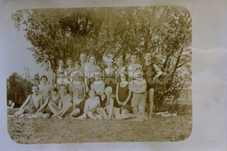 300 Kč GEN Pohlednice PLAVÁNÍ, GEN141352
