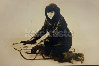 350 Kč GEN Pohlednice SÁŇKOVÁNÍ, GEN141611