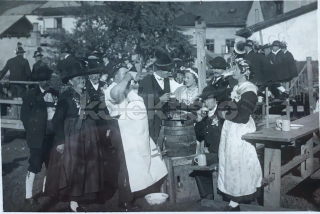 300 Kč GEN Pohlednice PIVO, GEN144458