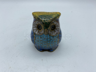 Mosazná sovička zdobená smaltem