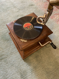 Gramofon, replika