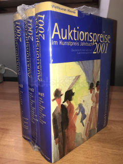 Kniha Aukční ceny 2001 nábytku, hraček, skla, porcelánu, keramiky a hodin, obrazů a dalších starožitností tématicky dělené celkem ve třech knihách