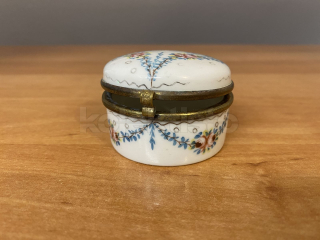 Porcelánová malovaná dóza