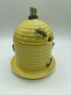 Porcelánová dóza na med