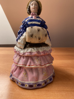 Porcelánová dóza dáma č.2, biskvit