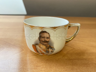 Porcelánový hrneček Vilém II.