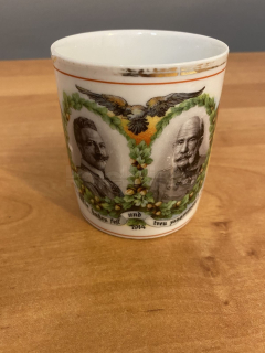 Porcelánový hrneček Franz Josef a Vilém II.